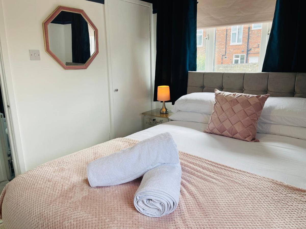 A Modern Cosy One Bedroom Home Away From Home هوتن لي سبرينغ المظهر الخارجي الصورة